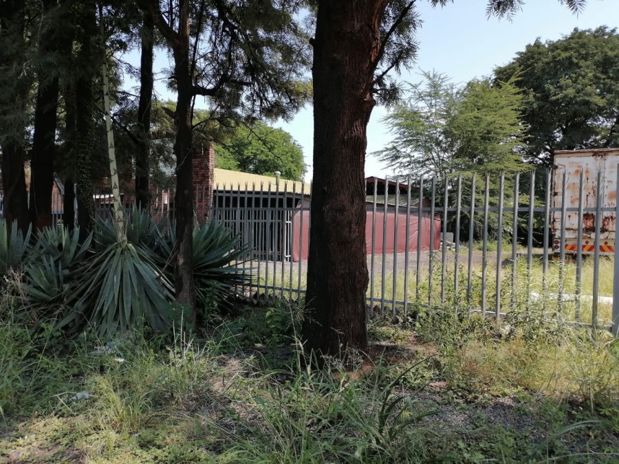 Commercial Property for Sale in Waterval East North West
